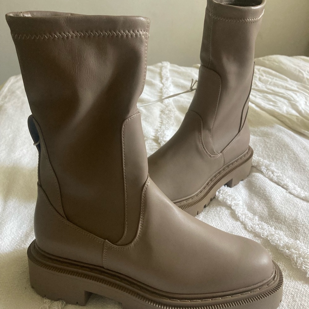 Chunky platform boots